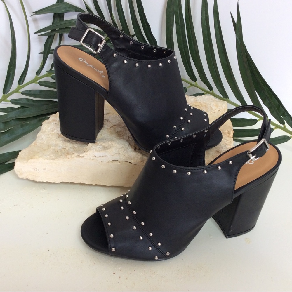 Studded sling back shoe 🆕